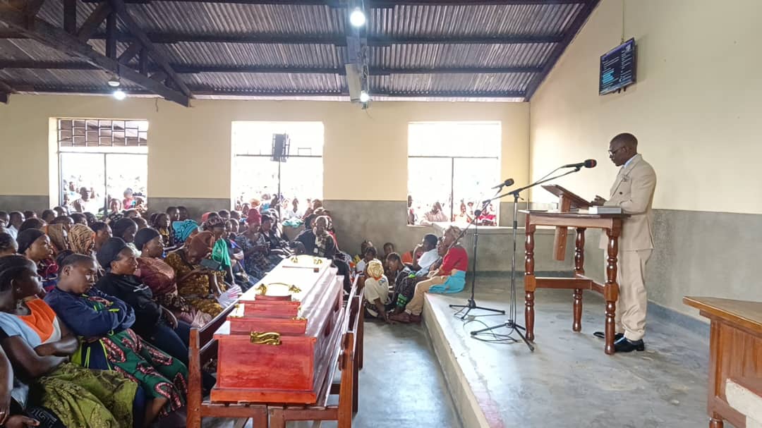 Dans la salle du Royaume des Témoins de Jehovah